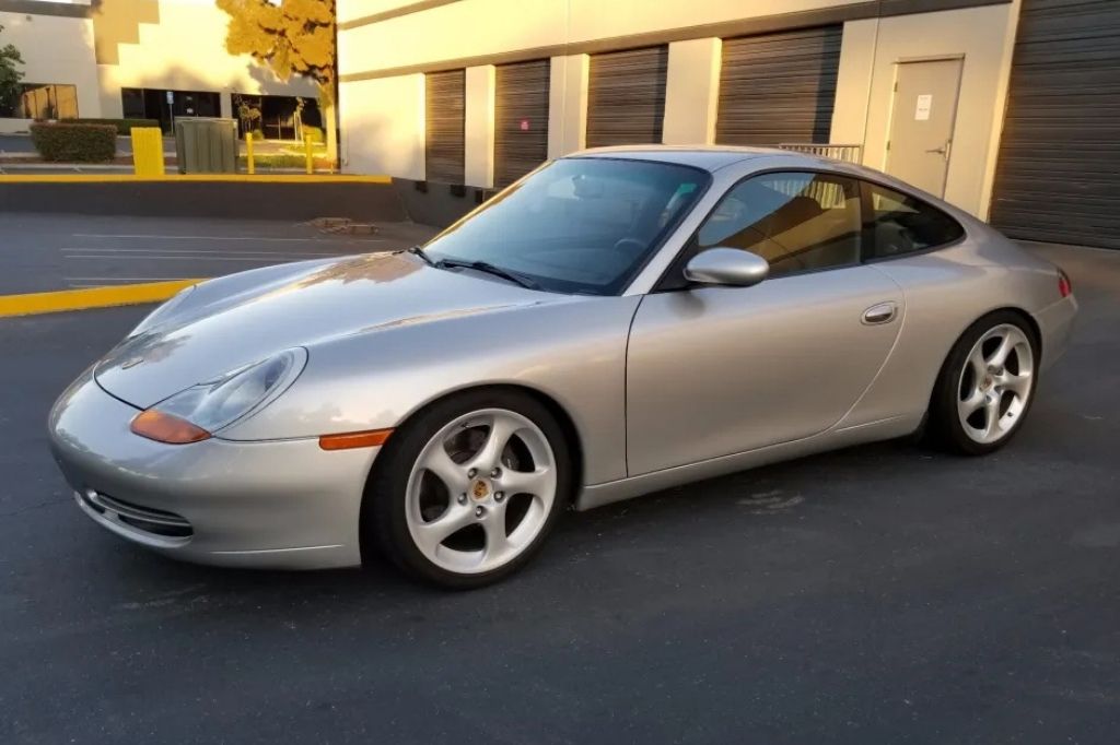 1999 Porsche 911 Horn Sound When Turning Steering Wheel